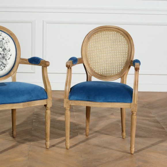 MEDAILLON - Fauteuil de table en cannage et velours bleu