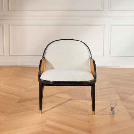 MARCEL – Sillón de estilo moderno en ratán, madera maciza y tejido efecto lana bouclé, 1 plaza