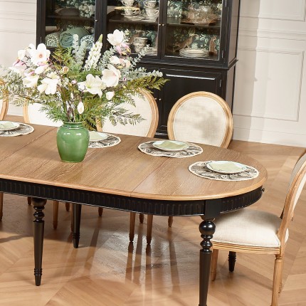 AUDE - Extendable dining table in a romantic style made of oak, black legs, seats 6/16