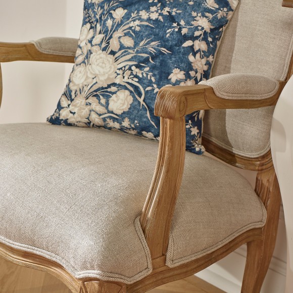 INES – Sillón cabriolé estilo Luis XV en madera y tela de lino premium, 1 plaza