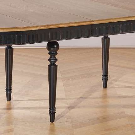 AUDE - Extendable dining table in a romantic style made of oak, black legs, seats 6/16