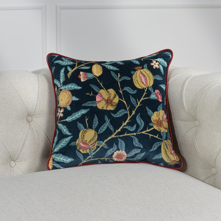 FLORAISON – Shabby chic style square cushion in cotton velvet with fruity and floral patterns, 44 x 44 cm