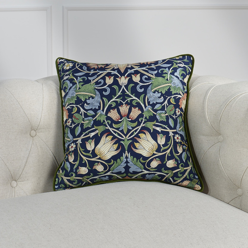 CLOCHETTE – Square cushion with a romantic style in cotton velvet with floral patterns, 43 x 43 cm