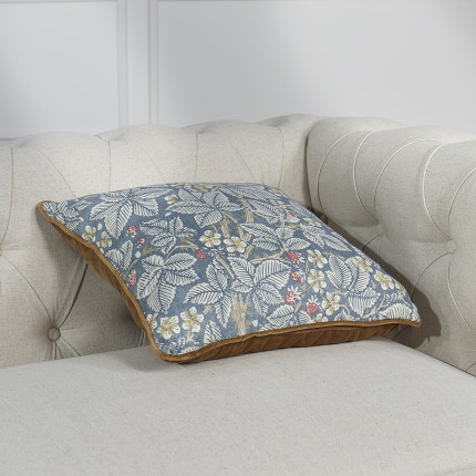 FLORAL FRESHNESS - Square cushion with a romantic style in botanical-patterned fabric, 43 x 43 cm