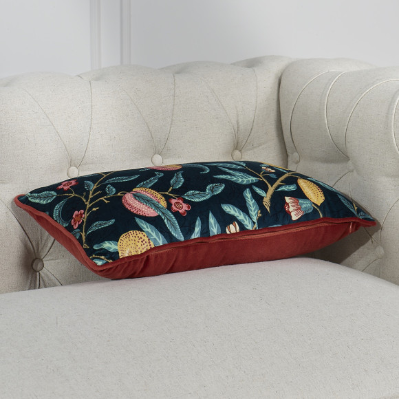 FLORAISON – Rectangular shabby chic style cushion in cotton velvet with fruity and floral patterns, 51 x 30 cm