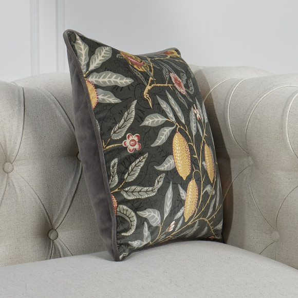 ZESTE – Contemporary square cushion with exotic patterns, 44 x 44 cm