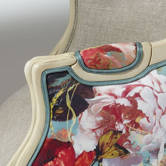 VICTOR BOTÁNICO - Sillón bergère estilo romántico en tela estampada y madera maciza, 1 plaza