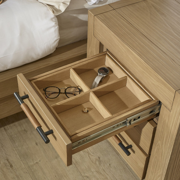 MEGÈVE – Mesita de noche de diseño en madera maciza, 3 cajones, madera certificada FSC®