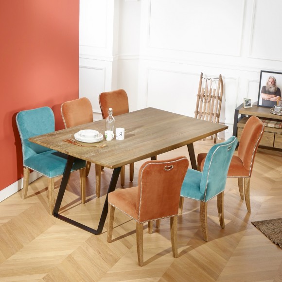 The HECTOR Dining Table