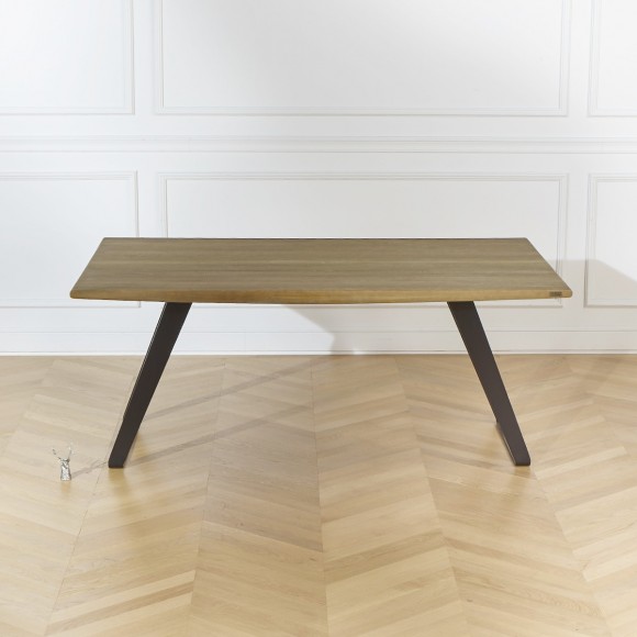 The HECTOR Dining Table