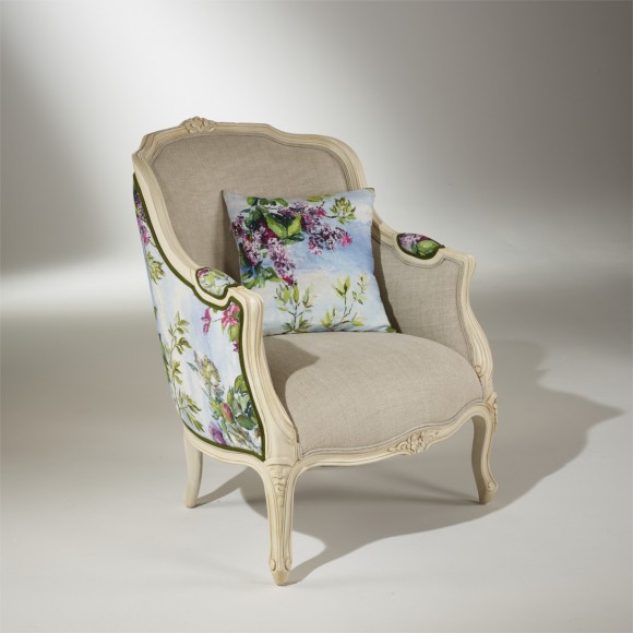 The VICTOR Armchair - Merveilles