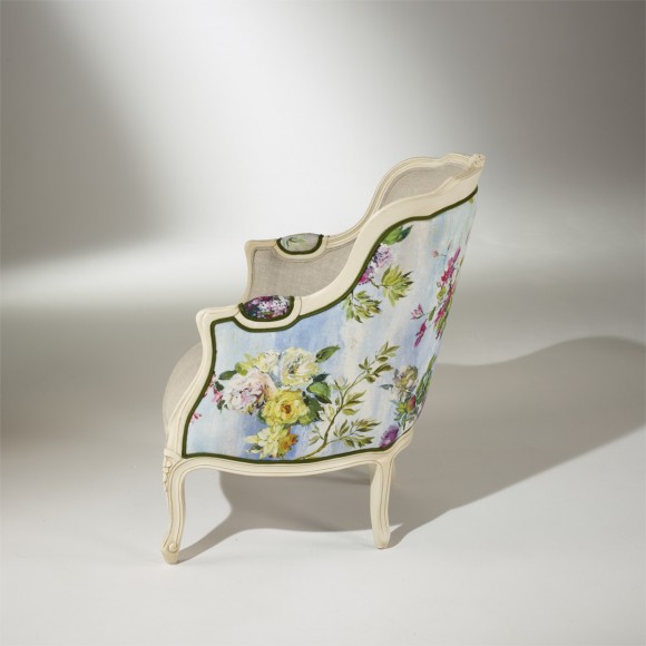 The VICTOR Armchair - Merveilles