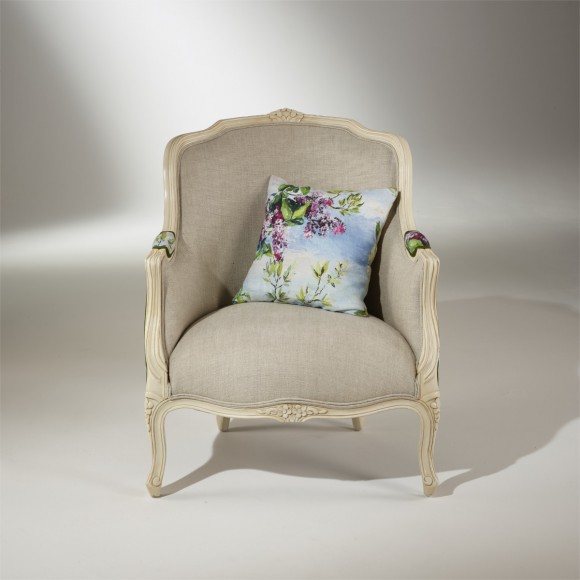 The VICTOR Armchair - Merveilles